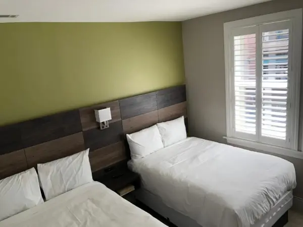 Bay Hotel 9